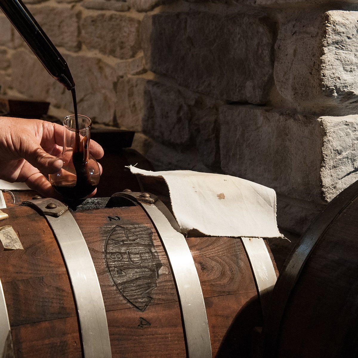 La tradizione dell'Aceto Balsamico Tradizionale di Modena in una visita guidata in acetaia con degustazione