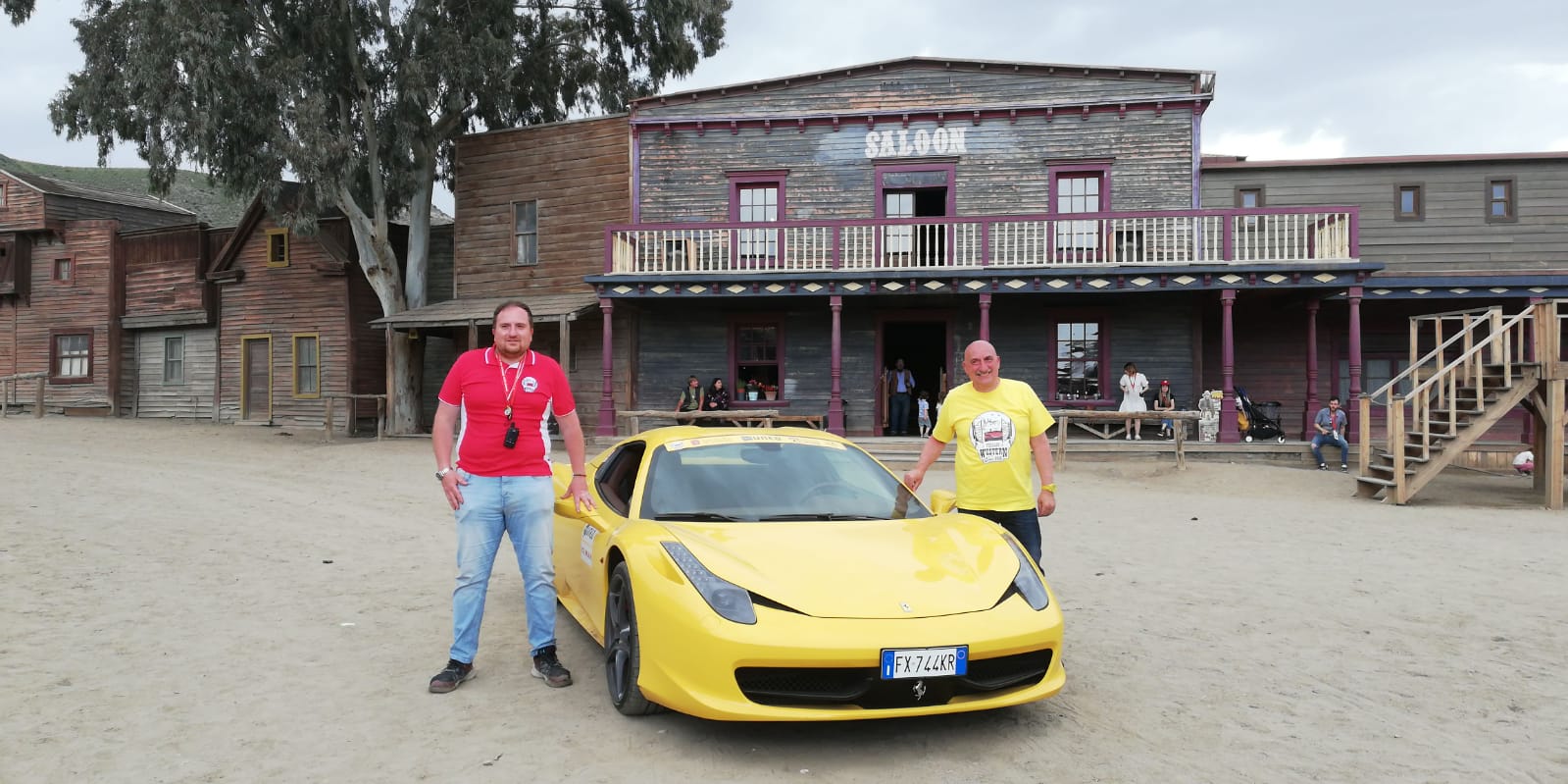 PER LA PRIMA VOLTA 40 FERRARI NEL DESERTO DI TABERNAS