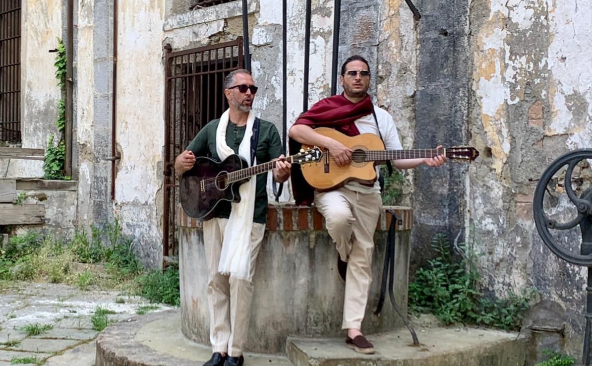 Sette mesi di continue conquiste con il brano “Conosci Procida” di Dr. Giac e Mr. Marc 