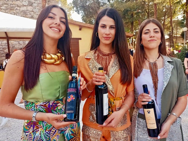 A CANTINE APERTE 2022 IL FASHION CELEBRA IL VINO