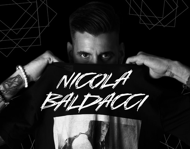 Nicola Baldacci in console al The Box di Riccione, mentre 