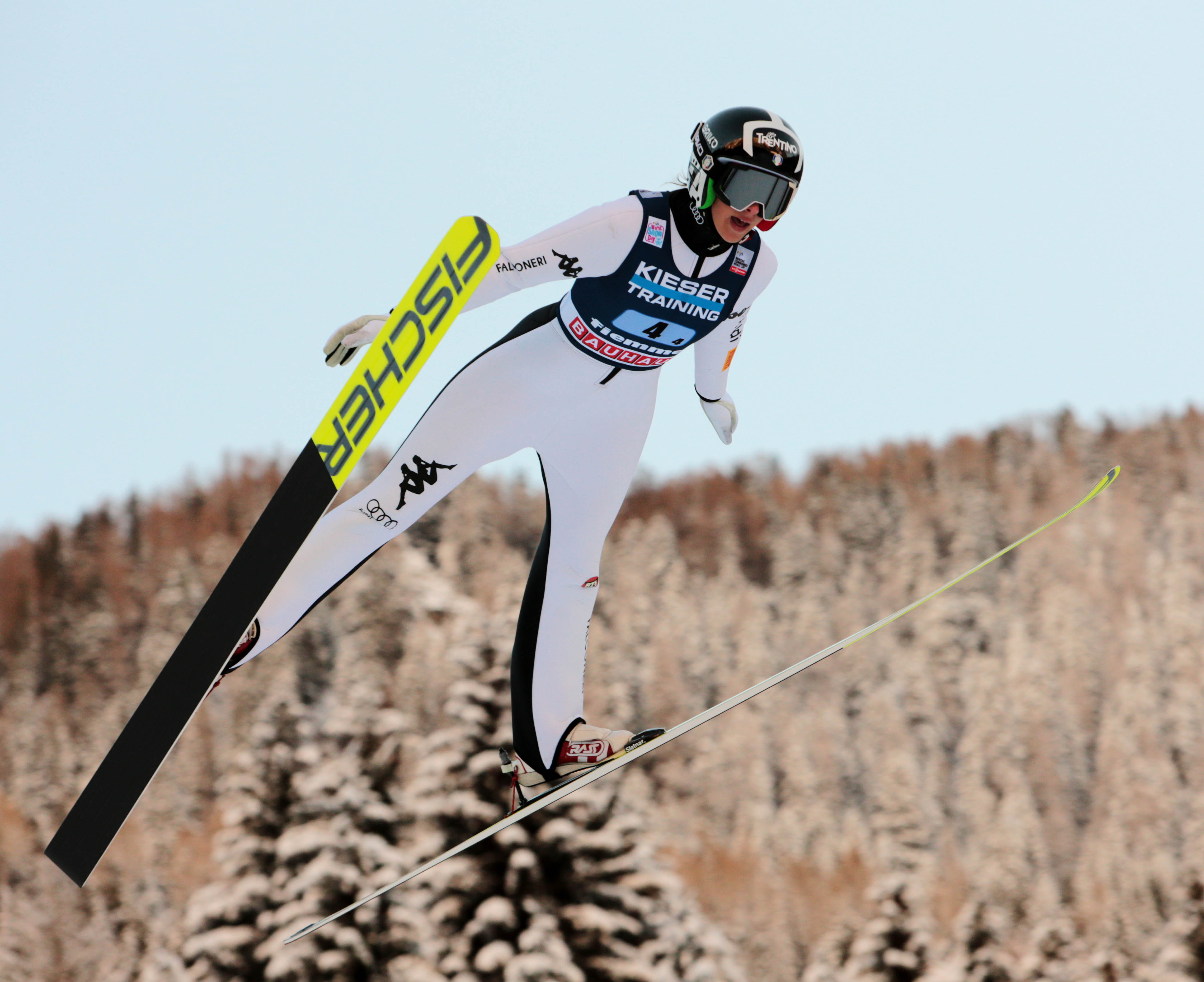 NO COMBINATA NORDICA FEMMINILE AI GIOCHI 2026. DE GODENZ: LA VAL DI FIEMME NON CI STA!