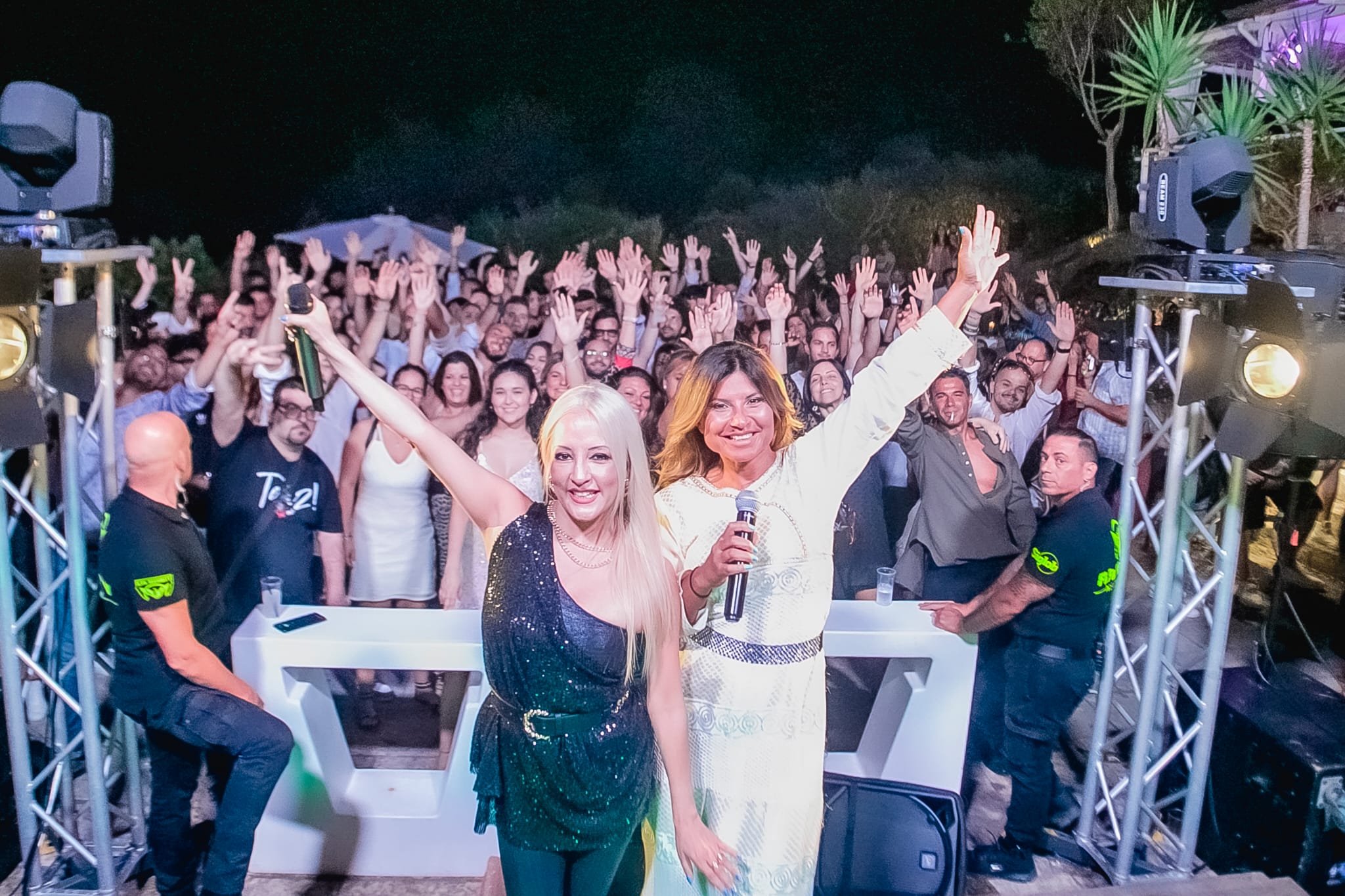 Salento a ritmo dance music: lo show di Carolina Marquez e Haiducii all'Oasi Byblos