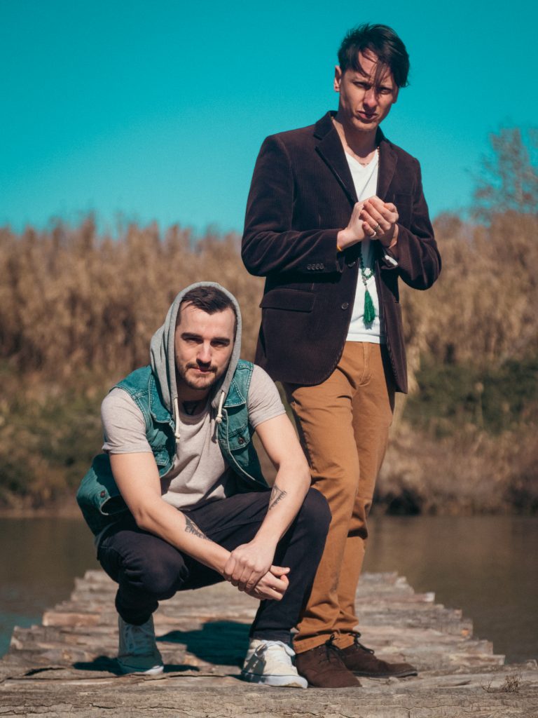 Fuori ora il nuovo singolo del duo abruzzese Hoka Hey: NINNANANNA, in distribuzione The Orchard / Stage One.