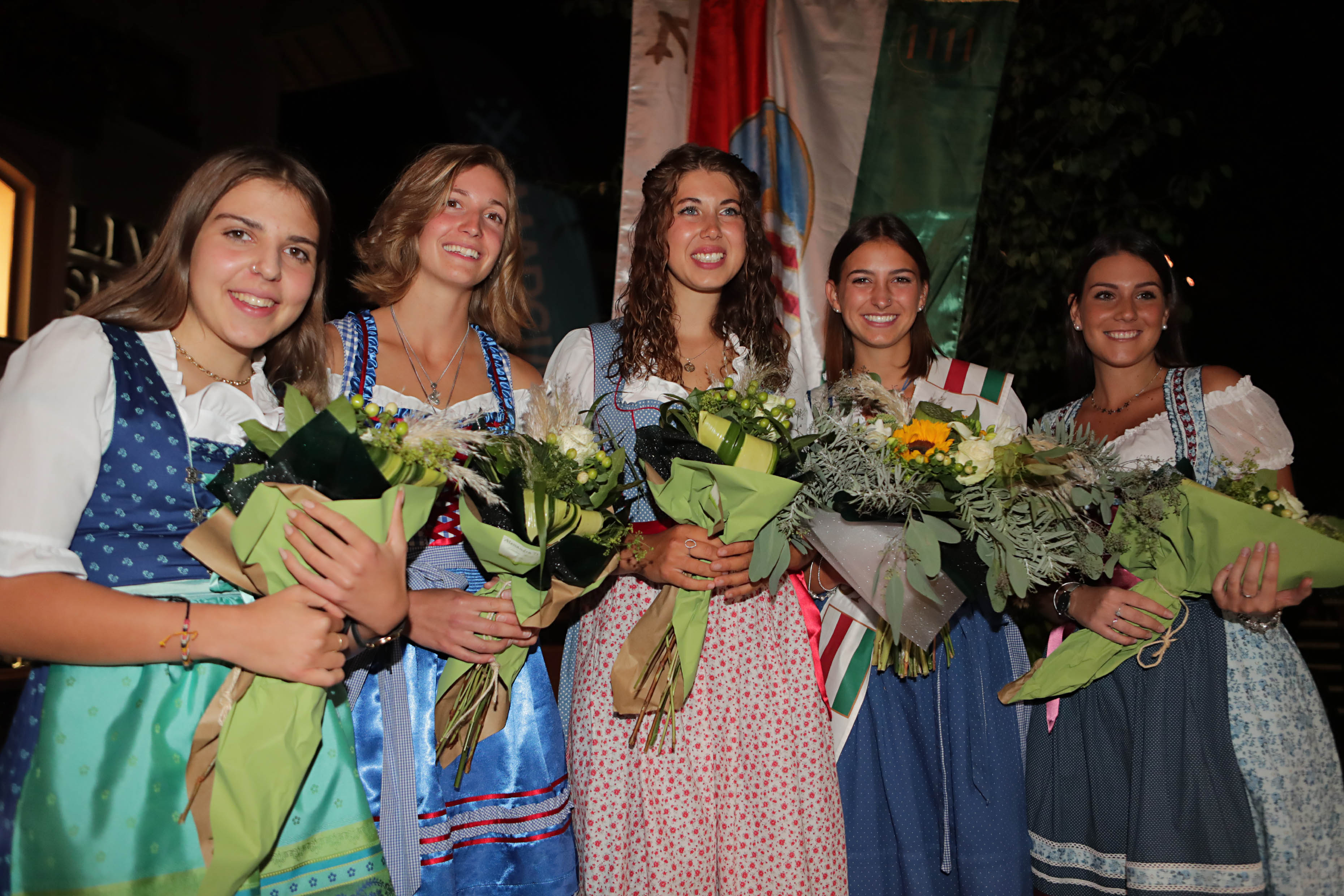 MISS ITALIA E SOREGHINA A BRACCETTO: DOMENICA PRIMA SERATA A PIEVE TESINO