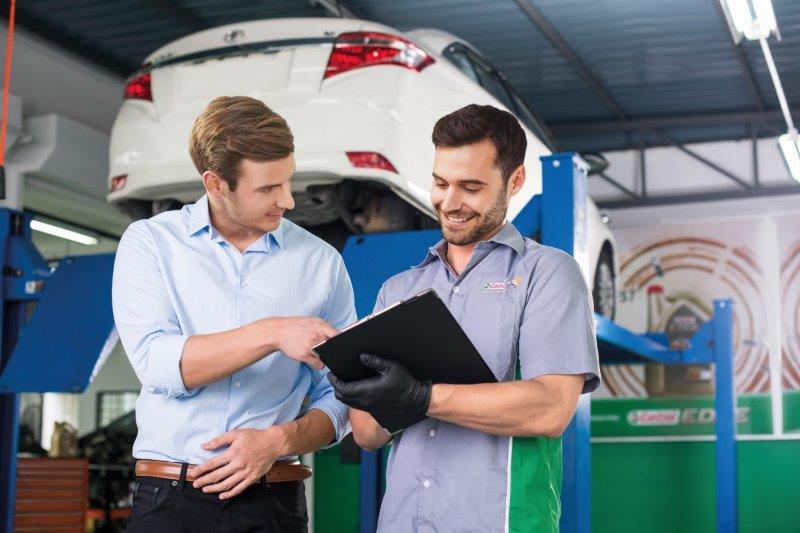 Castrol: rapporto qualità/prezzo e familiarità per fidelizzare i clienti in officina