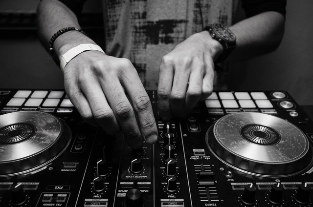 Vuoi fare il dj o sei già un professionista? Jaywork Music Group ti indica la strada