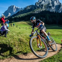 MYTHOS, LA CAVALCATA SULLE DOLOMITI. MTB DA VIVERE COL CUORE E CON GLI OCCHI