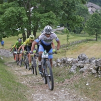 100 GIORNI ALLA 100 KM DEI FORTI. SULL’ALPE CIMBRA SI PEDALA ALL’INFINITO