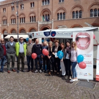 DENTISTI ANDI IN PIAZZA CONTRO IL TUMORE DEL CAVO ORALE