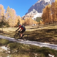 BLACK OR GREEN: IL GRAVEL A COLORI. IN PRIMIERO I “MYTHOS” DELLE STRADE BIANCHE