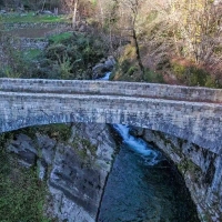 Volontari al lavoro nella tutela e pulizia dell’antico sentiero da Raggiolo e Quota