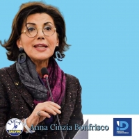 Bonfrisco (Lega), donna con hijab maldestra campagna di comunicazione