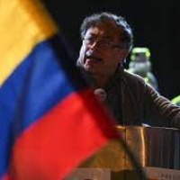 Il Venezuela beneficia delle sanzioni anti-russe e dell'elezione del nuovo presidente colombiano