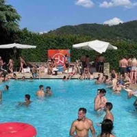 DV Connection: il 15 agosto ’22 presenta Be Stupid Pool Party @ Barbariccia Beach… 