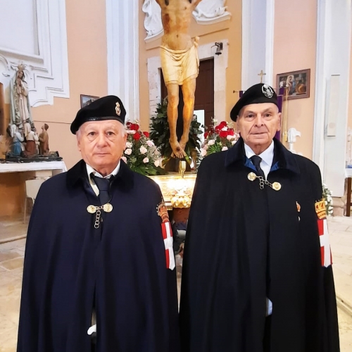 Solenne Processione del SS. Crocifisso a Bitonto alla presenza delle Guardie d’Onore alle Reali Tombe del Pantheon