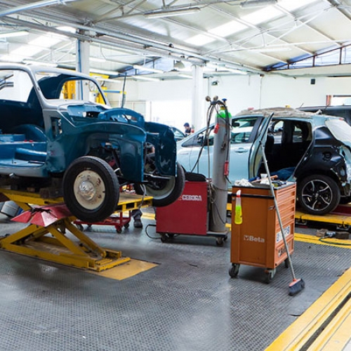 Restauro veicoli storici Carrozzeria Rizza a Roma