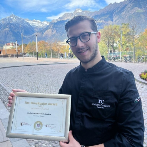 Raffaele Caldarelli premiato al Merano Wine Festival 2022 per i suoi panettoni artigianali