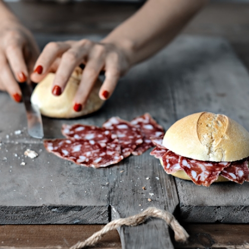 COMUNICATO STAMPA: NELLA GIORNATA DEL PANINO PROVA UNO DEI 700 SALUMI DELLA TRADIZIONE