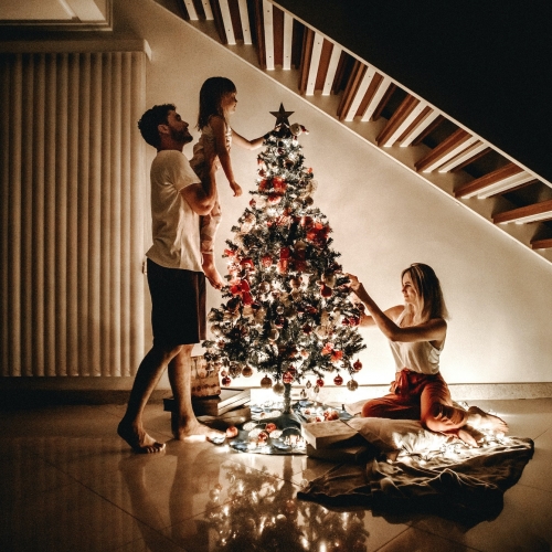 Regali di Natale, per grandi e piccini un libro sotto l'albero