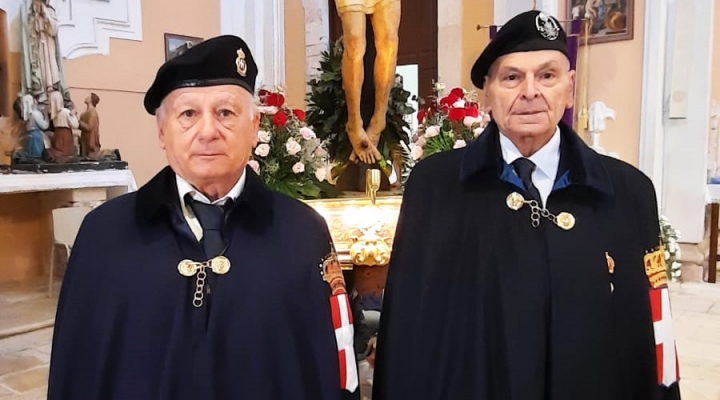 Solenne Processione del SS. Crocifisso a Bitonto alla presenza delle Guardie d’Onore alle Reali Tombe del Pantheon