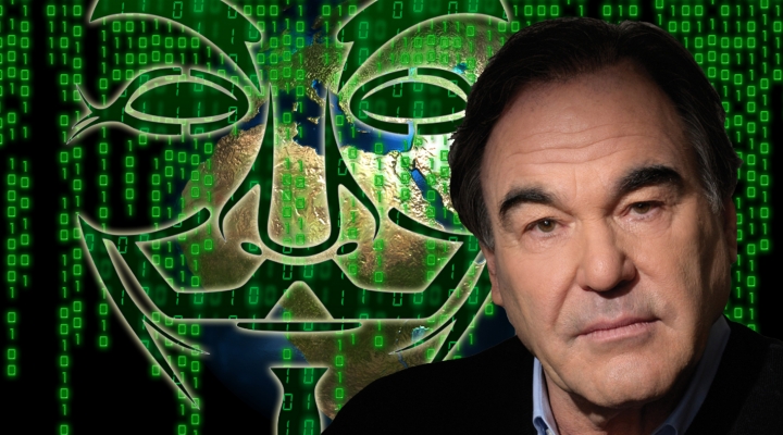 Oliver Stone e la sua partita con la CIA. A mani scoperte.