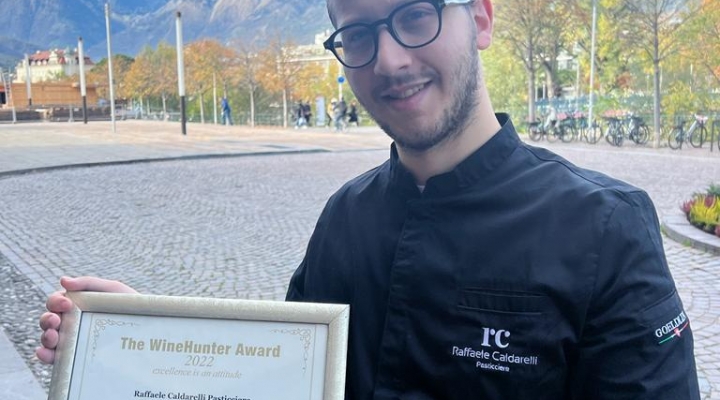 Raffaele Caldarelli premiato al Merano Wine Festival 2022 per i suoi panettoni artigianali