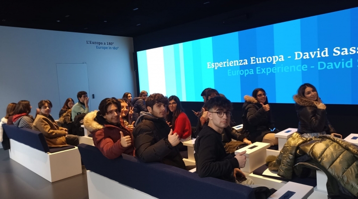 Istituzioni e scuole. Aidr: concluse le tre visite del liceo “S. Lopiano” di Cetraro al Ministero dell’Istruzione, degli Esteri e al nuovo spazio Europa Experience