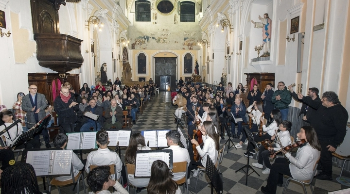 CONCERTO STUDENTI ICS CASALUCE NEL SANTUARIO DI SANTA MARIA AD NIVES DI CASALUCE