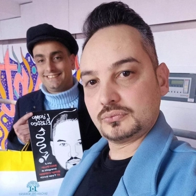 Nunzio Bellino e Giuseppe Cossentino presentano il libro L'Uomo Elastico  all'evento  nazionale 