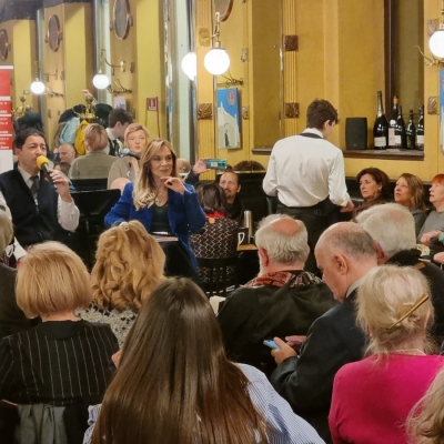 “Frida, la mia storia vera” di Salvo Nugnes, è un successo la presentazione con Silvana Giacobini all’Antico Caffè San Marco di Trieste