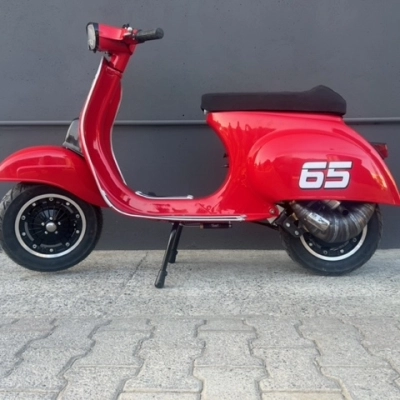 Vespa Special Capirex by Epoca Motors: 8 delle 10 Vespe vendute in soli 20 minuti, le ultime due all'asta 