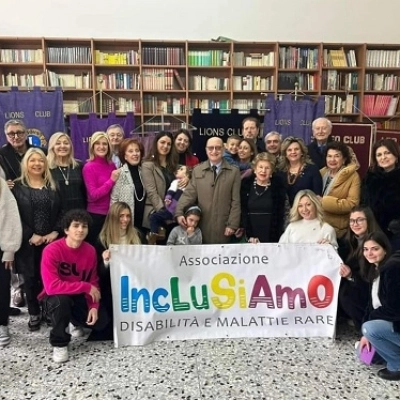 Comunicato Stampa – A Chieti i Club Lions consegnano libri, giochi e materiali per disegno ai bambini dell’associazione “Inclusiamo”