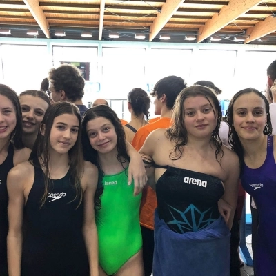 La Chimera Nuoto debutta al Campionato Regionale Giovanile con sei medaglie