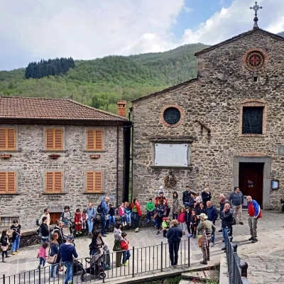 Camminata, teatro e picnic per la prima “Festa dei ciliegi in fiore”