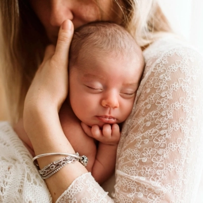 L'importanza Di Scattare Foto Nelle Prime 2 Settimane Di Vita Di Un Neonato In un Servizio Fotografico Newborn