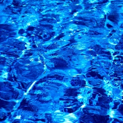 Meglio una piscina o una jacuzzi da esterno?