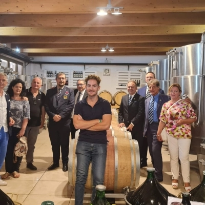 L’Amira Napoli Campania organizza una visita l’azienda vinicola Vitis Aurunca di Cellole