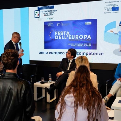 Elezioni europee 2024: comunicazione digitale cruciale per il coinvolgimento attivo di giovani e cittadini