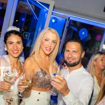 International Blog PR al Top Club Show Dinner con una serata di divertimento e gusto