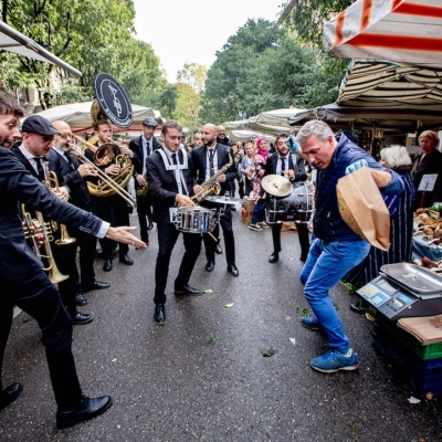 “Milano la città che sale”: dal 2 al 4 ottobre musica itinerante nei mercati rionali e dal 5 al 7 ottobre i suoni dal mondo dei “Nuovi rituali urbani” in piazza Leonardo Da Vinci