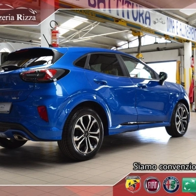 Carrozzeria Autorizzata Fiat a Roma - Servizio di Riparazione Eccellente Carrozzeria Rizza