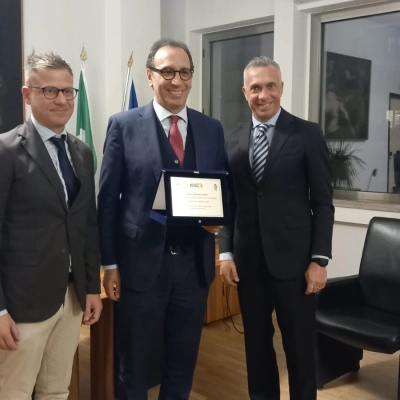 Il Nuovo Sindacato Carabinieri consegna una targa all’assessore alle Infrastrutture e alla Mobilità della Regione Siciliana Alessandro Aricò