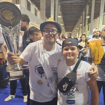 Alessandro Cardone, campione per la categoria a squadre del Campionato Pizza DOC 2023