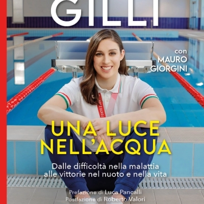 LA PLURICAMPIONESSA DI NUOTO PARALIMPICO CARLOTTA GILLI PRESENTA A BERGAMO IL LIBRO “UNA LUCE NELL’ACQUA”