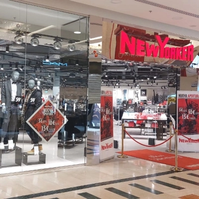 LA RETE DEL CENTRO COMMERCIALE ROMAEST SI AMPLIA CON   IL NUOVO FLAGSHIP STORE NEW YORKER