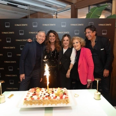 Successo al “Maio Restaurant & RoofTop ROMA” per i 50 anni di Carmen D’Elena