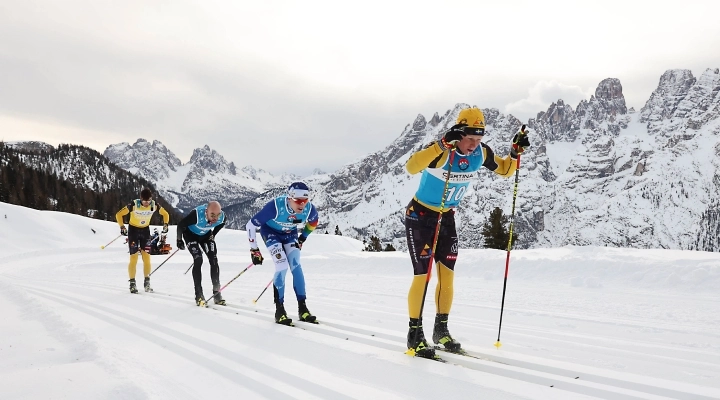 PUSTERTALER ON THE SKI & ON THE SKY. BALLOON GLOW, PRO TEAM & AMATORI