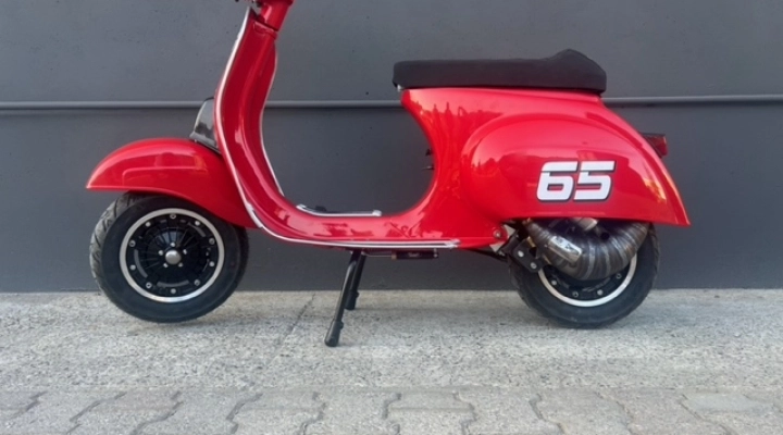 Vespa Special Capirex by Epoca Motors: 8 delle 10 Vespe vendute in soli 20 minuti, le ultime due all'asta 