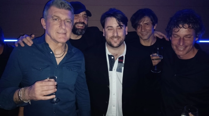 Al Top Club avvistati Alex De Angelis, Gianluca Pagliuca, Alessio Tacchinardi, Roberto Carnevali, Ferdi Berisa e tante starlette ed influencer